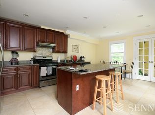 37 Essex St #1, Cambridge, MA 02139
