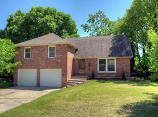 3814 Rollins Rd, Columbia, MO 65203