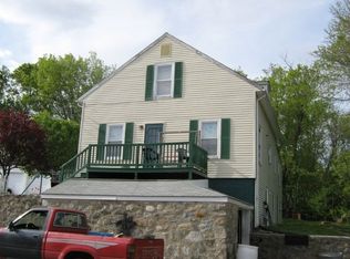 574 Robinson St, Woonsocket, RI 02895