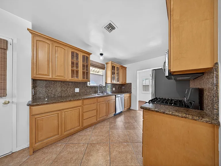 2025 Jolley Dr — Photo 9