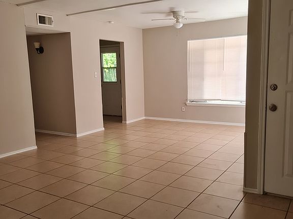 3rd image of 1624 Adkins Dr