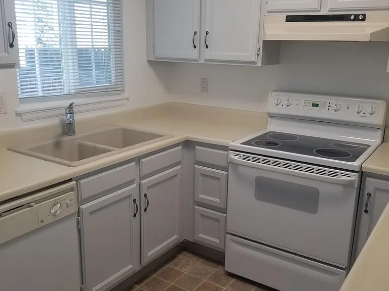Kitchen - Main level