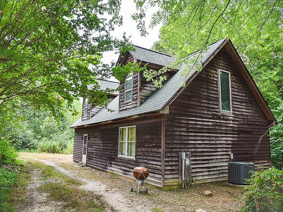2nd image of 376 Lost Creek Rd