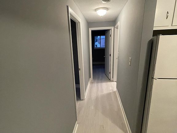 3rd image of 23 Fountain Ln