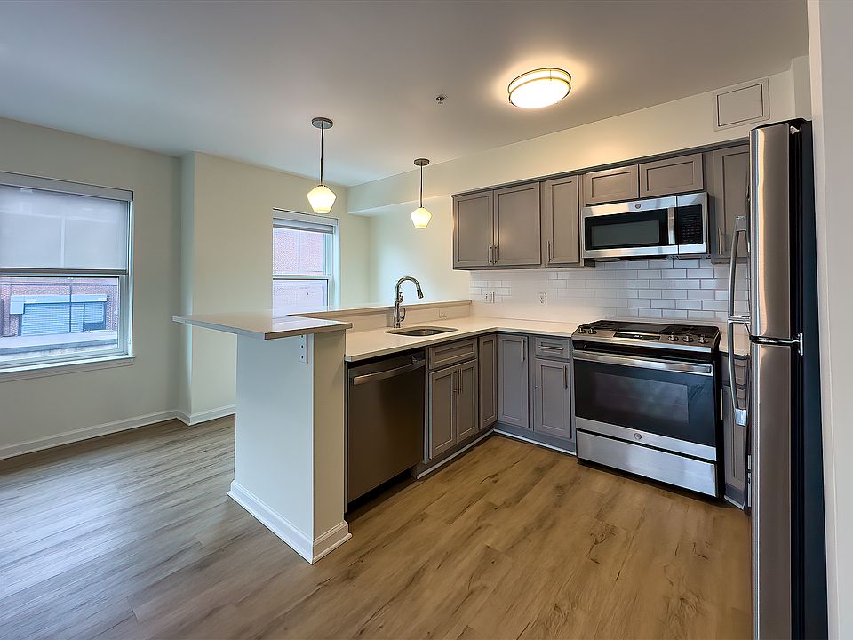 1st image of 165 Pavilion Ave #2B