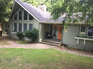 298 Holiday Island Dr, Holiday Island, AR 72631