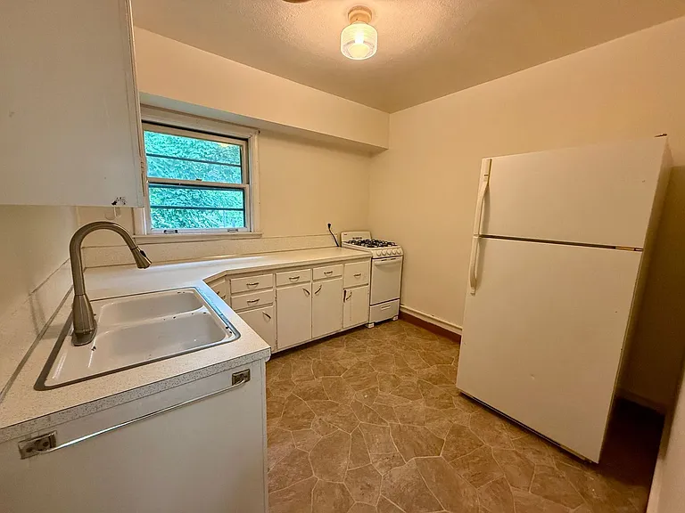 309 Garfield Ave — Photo 3