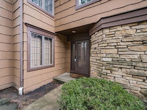 3rd image of 1117 Lacebark Ct