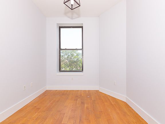 3rd image of 462 Pulaski St APT 1L