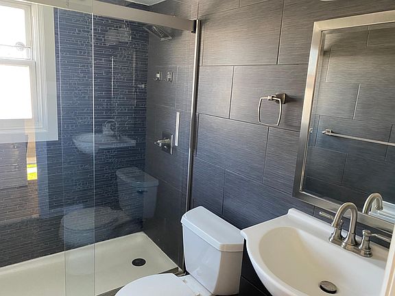 2nd image of 118 Manhattan Ave Floor 2