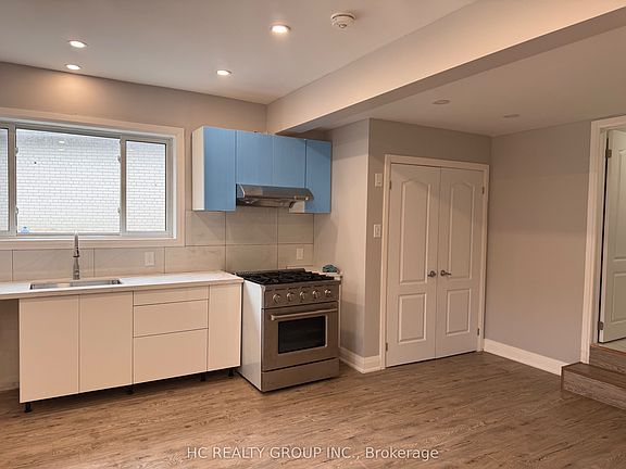 5th image of 32 King Richard Ct #B