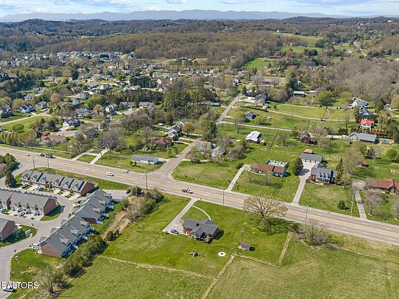 5th image of 7402 Pelleaux Rd