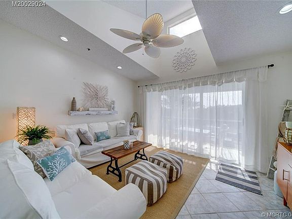 4th image of 4436 NE Ocean Blvd APT C3
