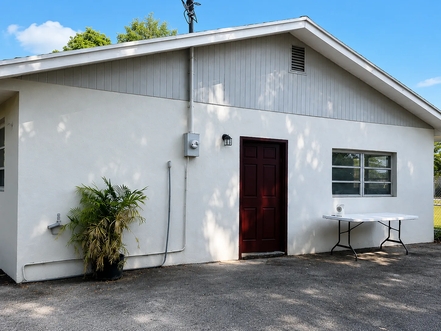 3 bed, 1272 sqft, $3,068 — Photo 2