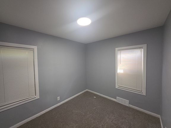 5th image of 20308 Ferguson St