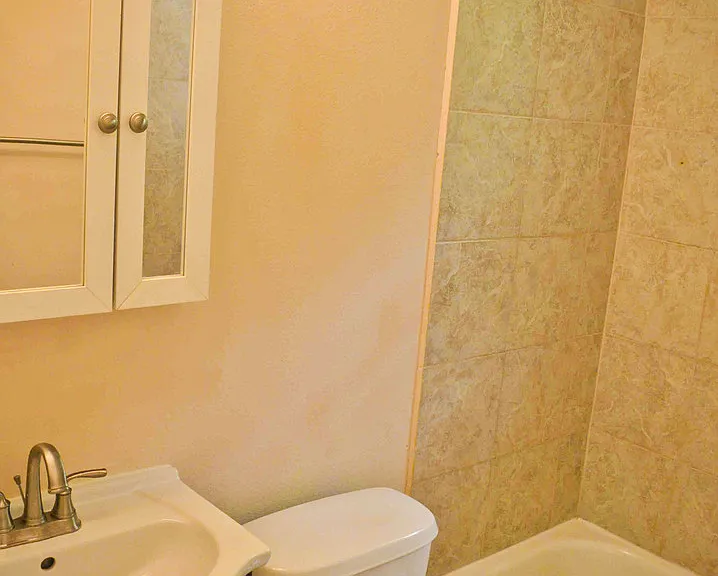 111 Columbia Dr #6 — Photo 3