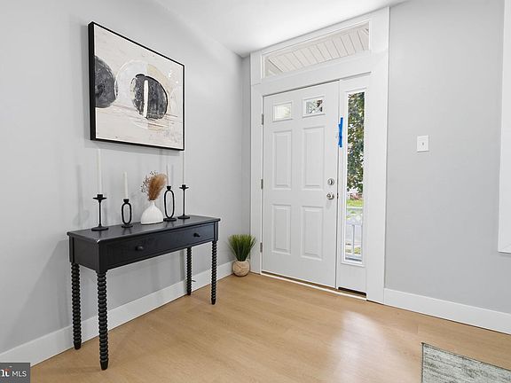 5th image of 109 Chestnut Ave