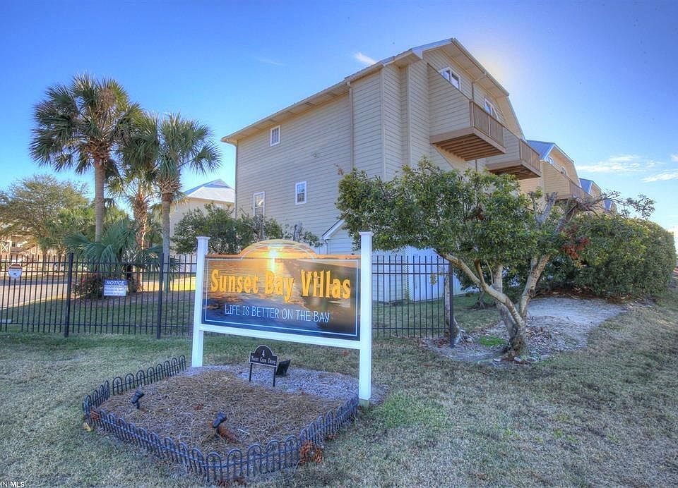 1st image of 4 Yacht Club Dr APT 2
