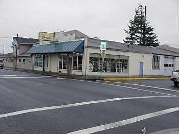 2nd image of 904 Main Ave