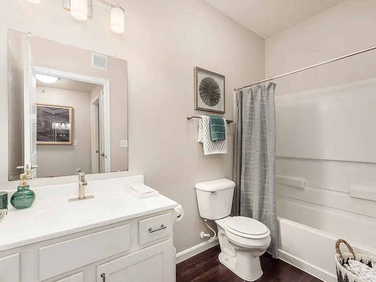 Monroe House — Photo 13