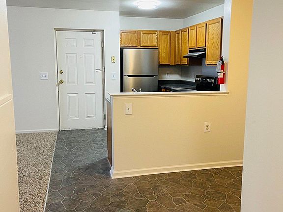 3rd image of 225 W 4th St #99ca2caa3