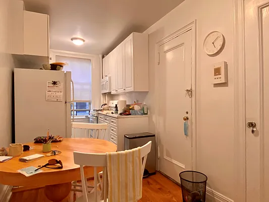 Rented by Metropolitan Equities | media 3