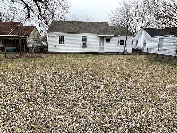 3rd image of 2723 E Oklahoma Pl