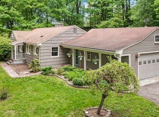 27 Hattertown Rd, Newtown, CT 06470