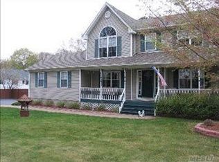 3 Villa St, Shoreham, NY 11786