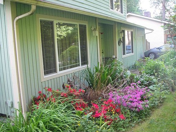 3rd image of 19162 Glen Haven Ct NE