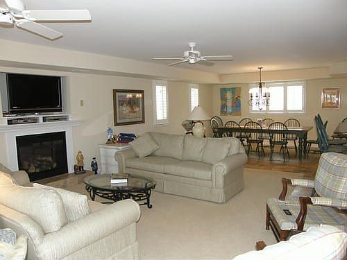 3rd image of 4945 West Ave