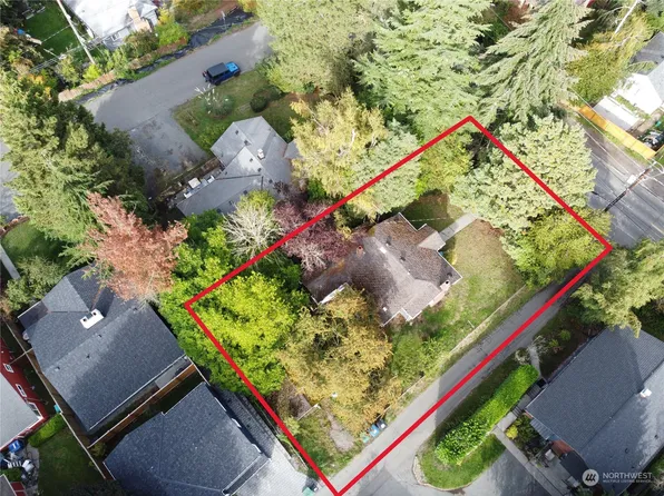 9617 15th Avenue NE, Seattle, WA 98115