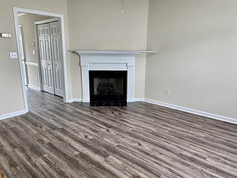 3951 Sterling Pointe Dr #OOO6 — Photo 2