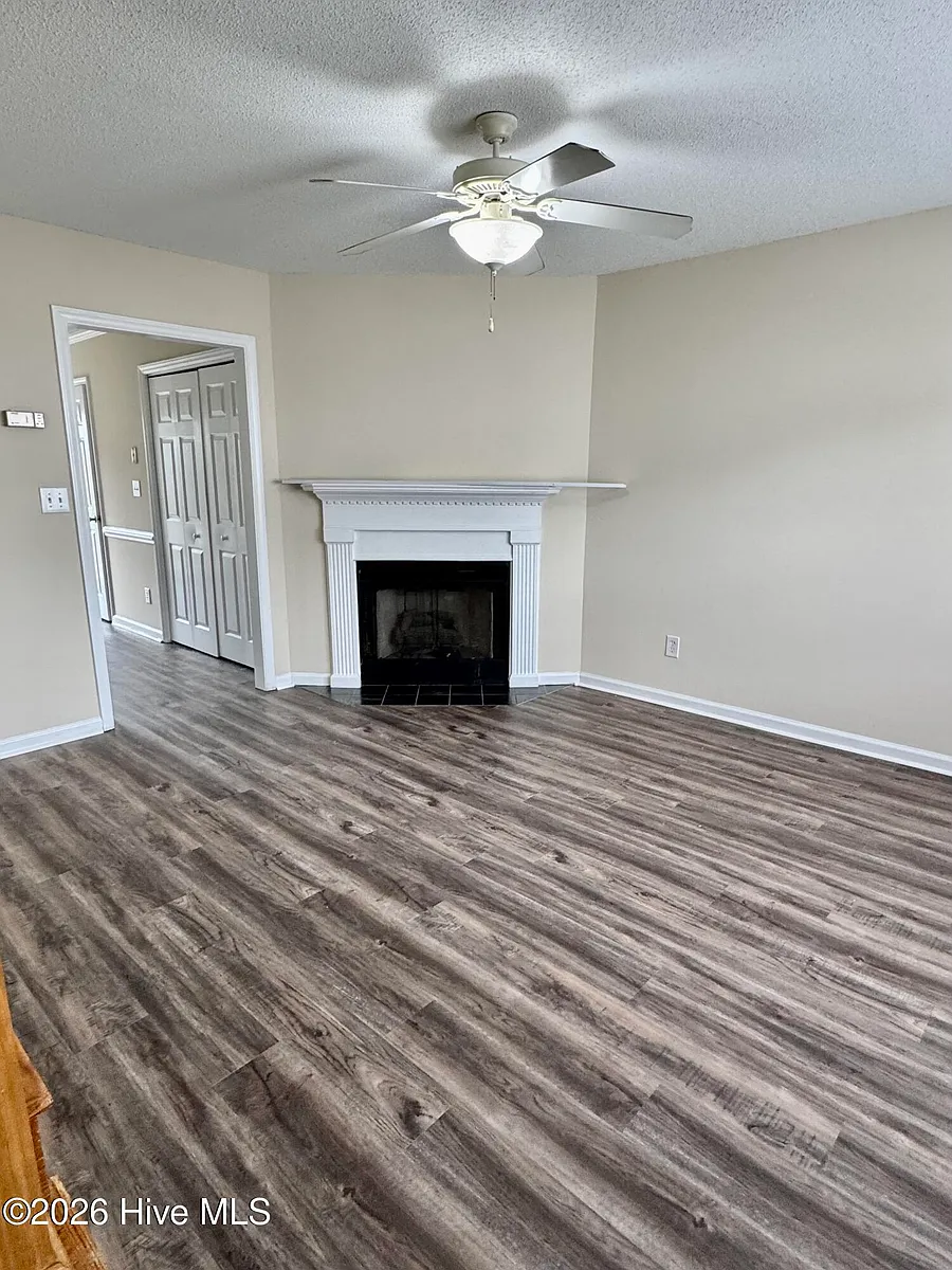 Building Photo - 3951 Sterling Pointe Dr #OOO6