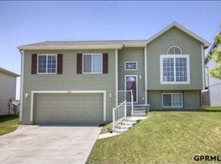 7408 N 74th St, Omaha, NE 68122