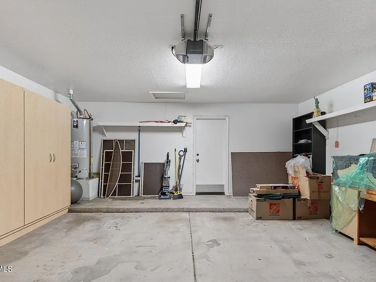 1948 E Carla Vista Dr — Photo 28