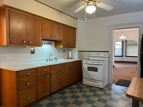 2nd image of 2030 Evaline St