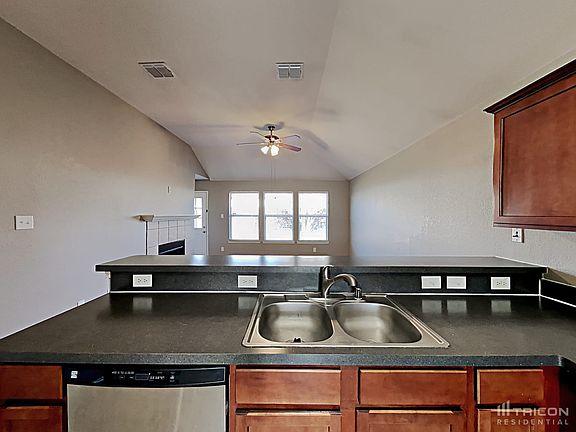 4th image of 2138 Cedar Park Dr