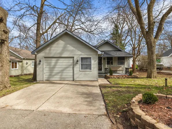 4143 Forbush Ave, West Bloomfield, MI 48323