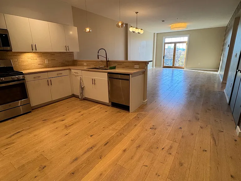 249 Main St #401 — Photo 1