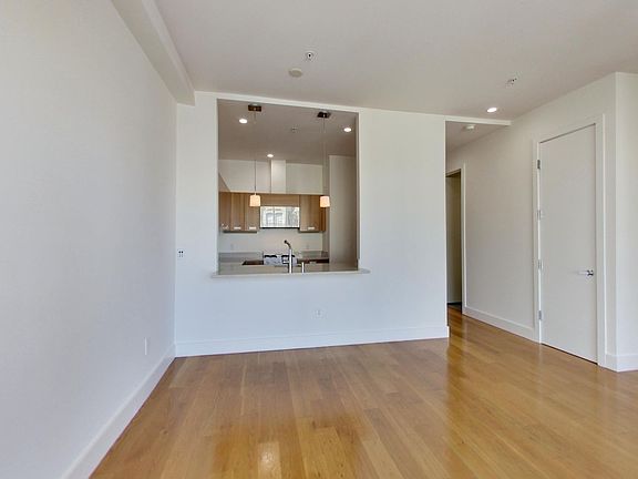 5th image of 3189 21st St #1