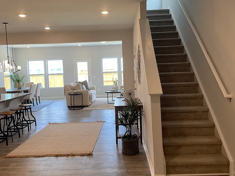 504 Purple Finch Rd — Photo 8