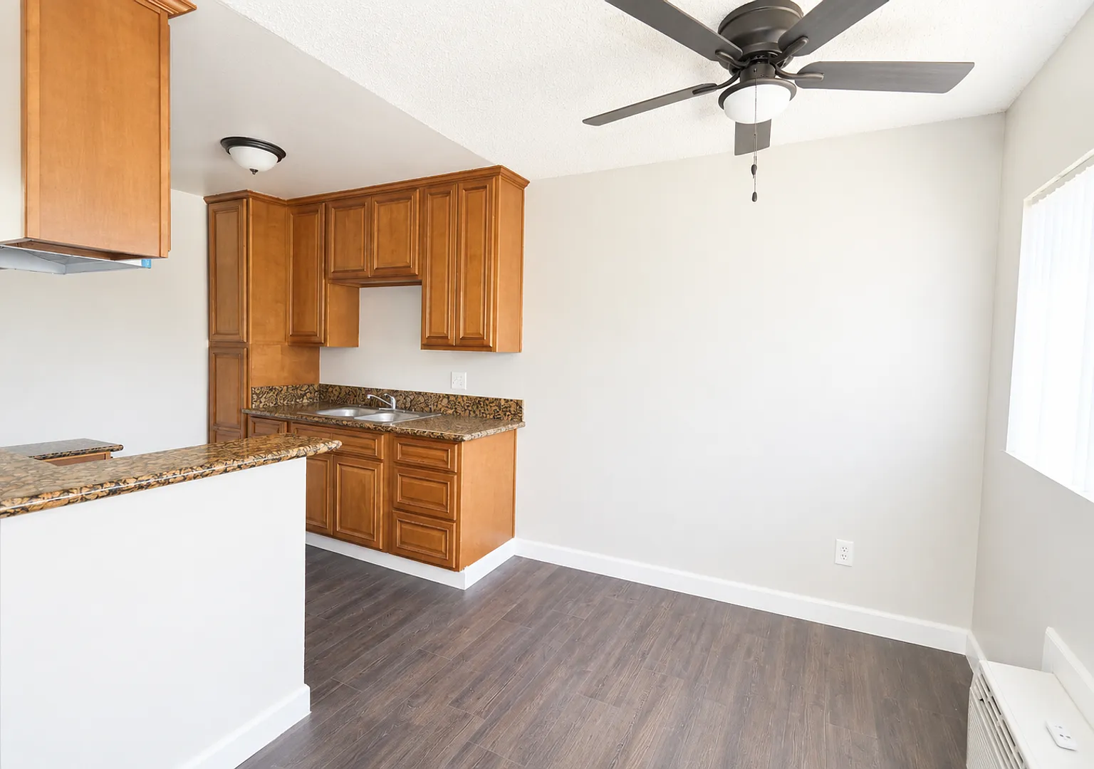 Amber Court — Photo 3
