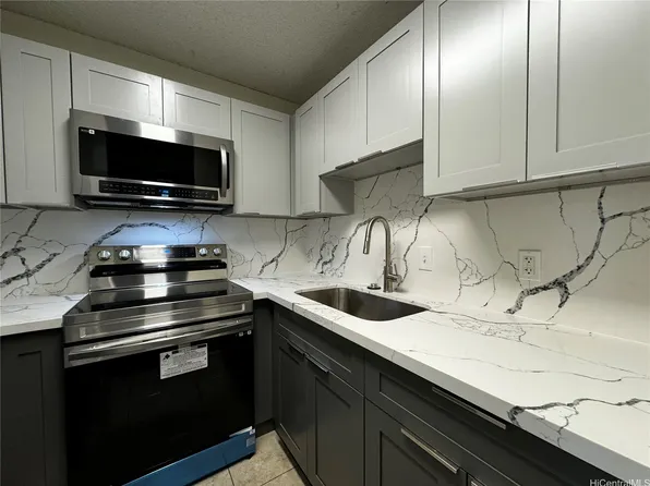 1600 Wilikina Dr APT A511, Wahiawa, HI 96786