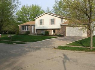 9302 NE Drawbridge Cir, Indianapolis, IN