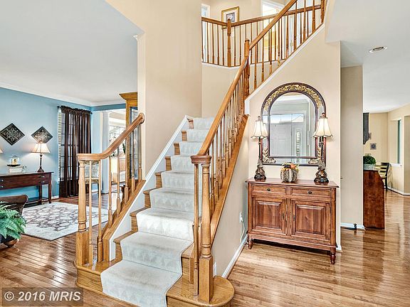 5th image of 8950 Edmonston Dr
