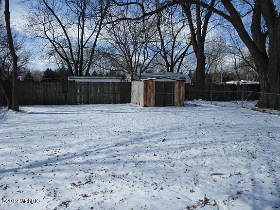 4th image of 862 Allen Dr