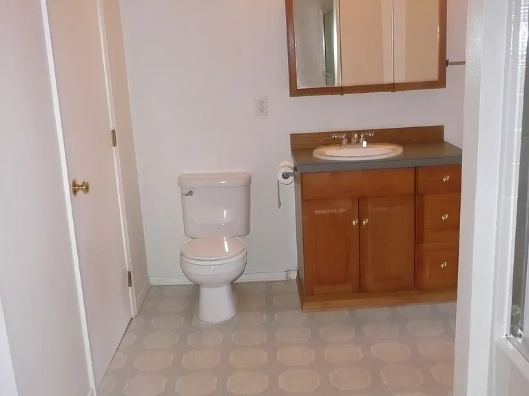 422 W Davies Loop Rd — Photo 3
