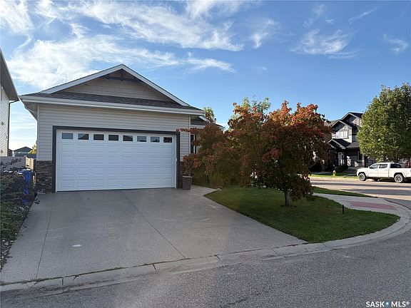 2nd image of 260 Thauberger Road N