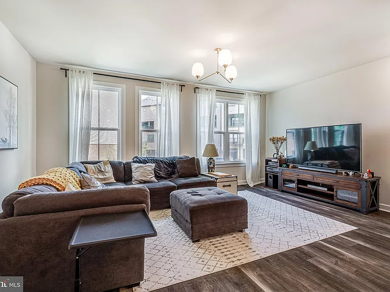 2335 Water Promenade Ave — Photo 26